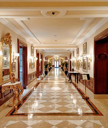 Hotel & Hospitality