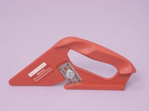 CARPET CUTTER JUTE