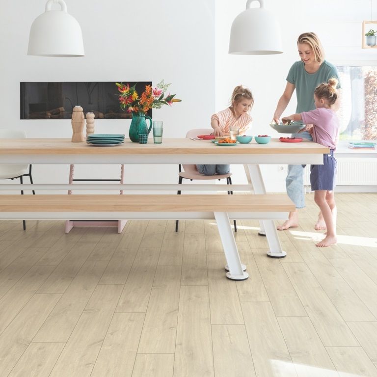 Quick Step Laminate Classic Frosty Beige Oak CLM5799