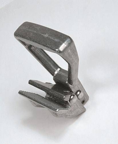 PULLING CLAW