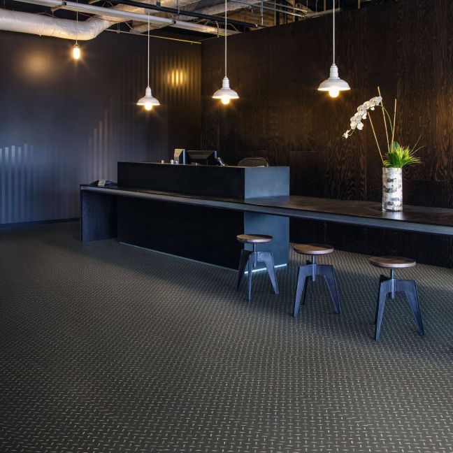 Polyflor Expona Design Black Treadplate 8122 Polyflor Expona Design Black Treadplate 8122