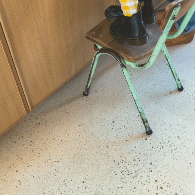 Quick Step Vinyl Luxury Tile Alpha Illume Pebble Concrete AVMTU40276 Quick Step Vinyl Luxury Tile Alpha Illume Pebble Concrete AVMTU40276