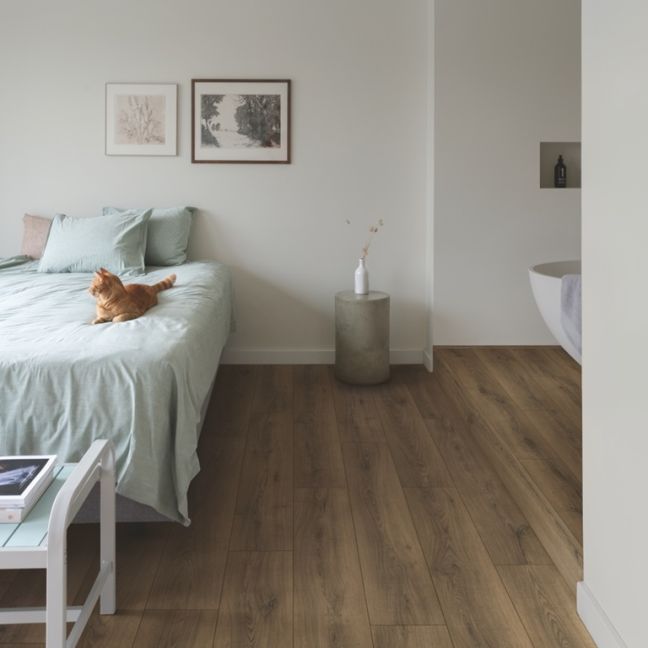 Classic Warm Brown Oak CLM5789