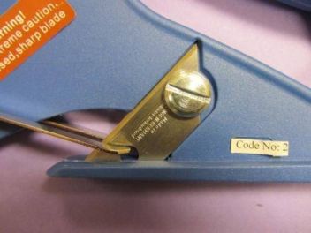 SPARE BLADES (100) for FOAM BACK SPARE BLADES (100) for FOAM BACK